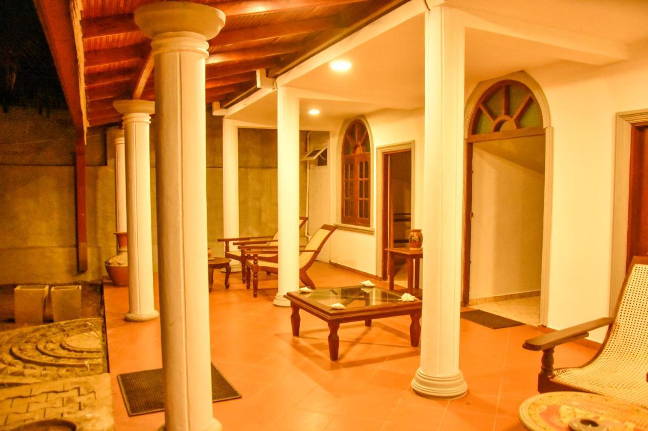Oriental Rest Hotel Hikkaduwa Buitenkant foto