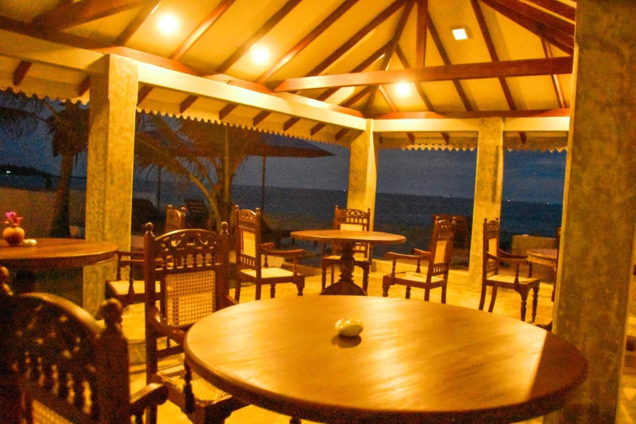 Oriental Rest Hotel Hikkaduwa Buitenkant foto