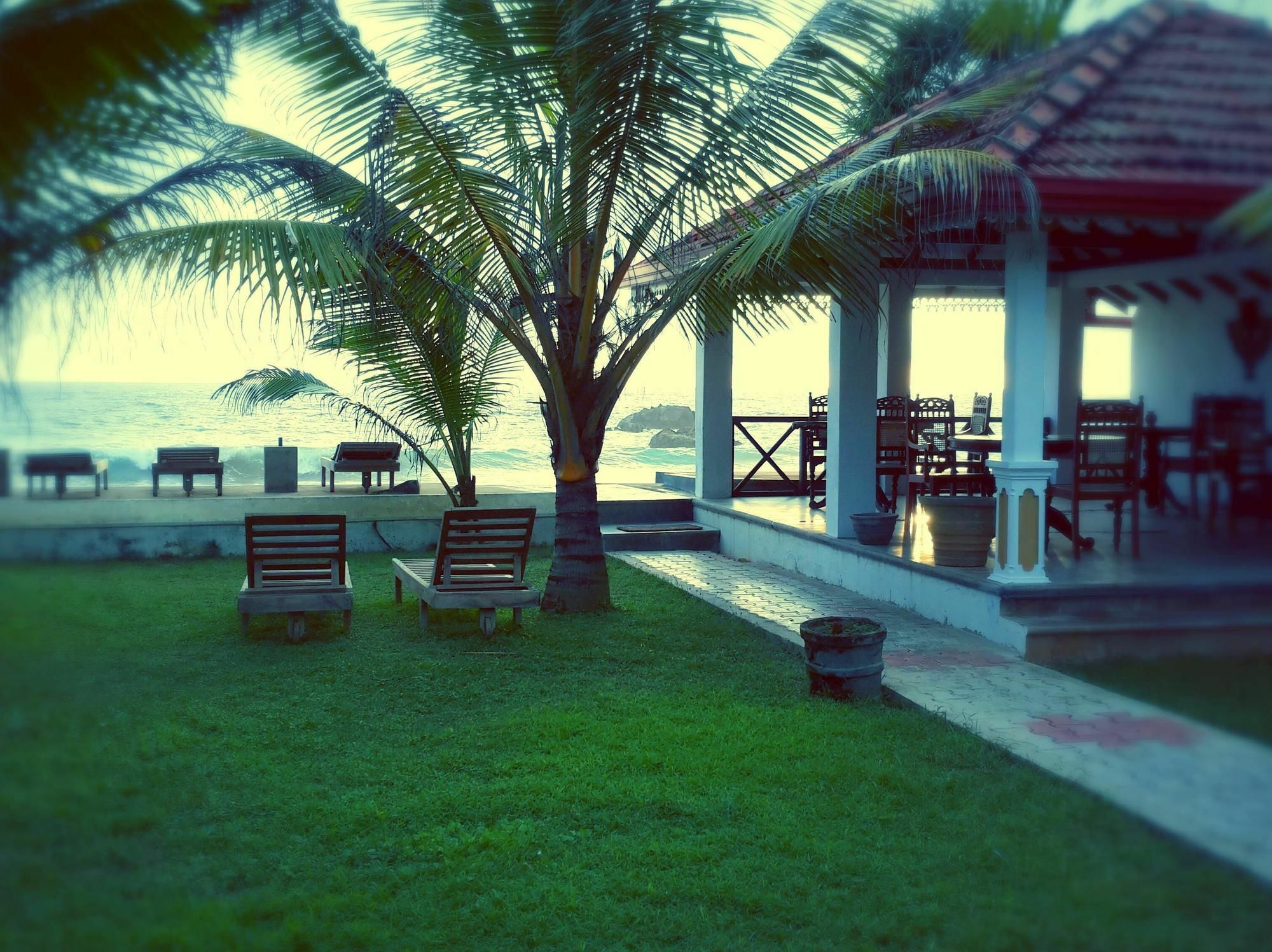 Oriental Rest Hotel Hikkaduwa Buitenkant foto